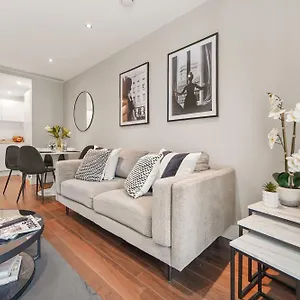  Apartment Luxury 1 Bed Flat, Minutes From Canary Wharf And South Quay Station