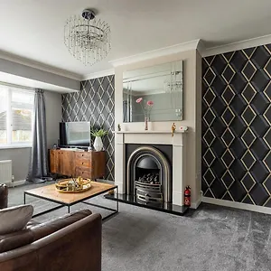 Woodfield Road - Two Bed In With Cosy Living Fire. Holiday home Harrogate