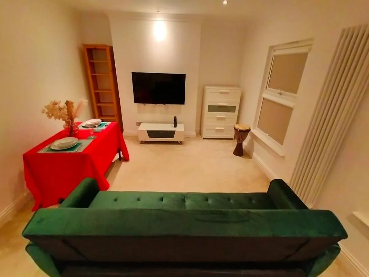 Fully-Equipped Flat In The City Of London.