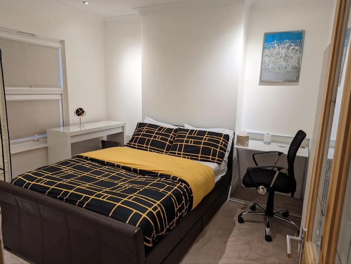 Fully-Equipped Flat In The City Of London. Apartment London