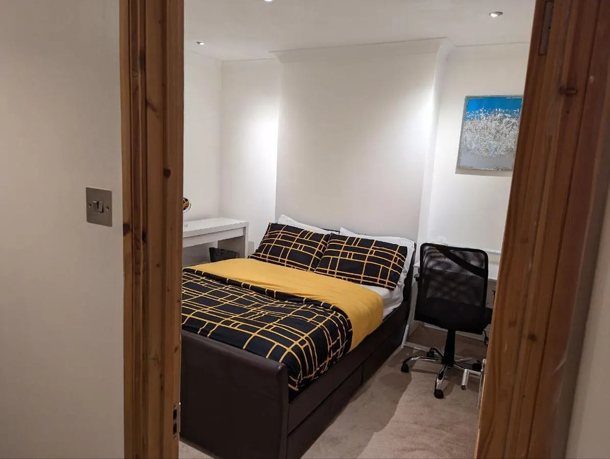 Fully-Equipped Flat In The City Of London. London