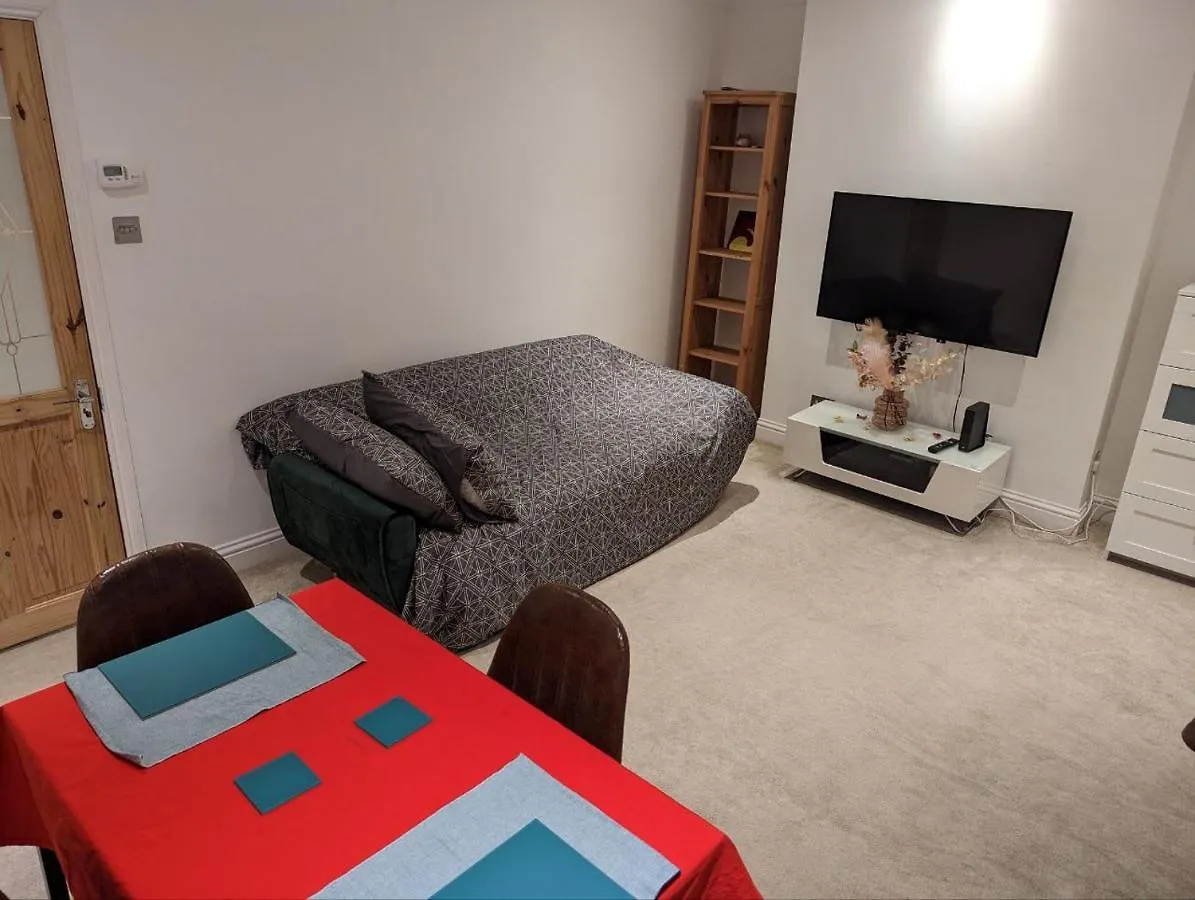 Fully-Equipped Flat In The City Of London. London