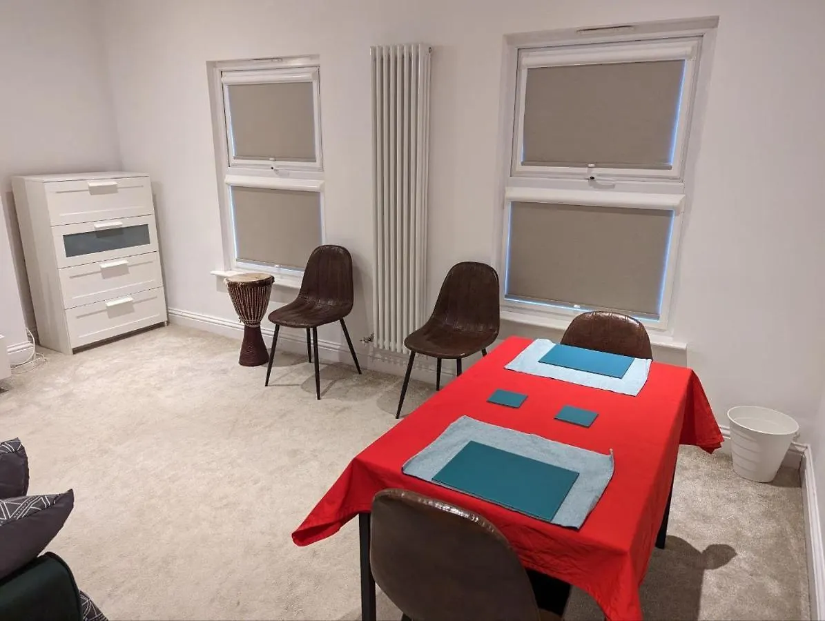 Apartment Fully-Equipped Flat In The City Of London. United Kingdom