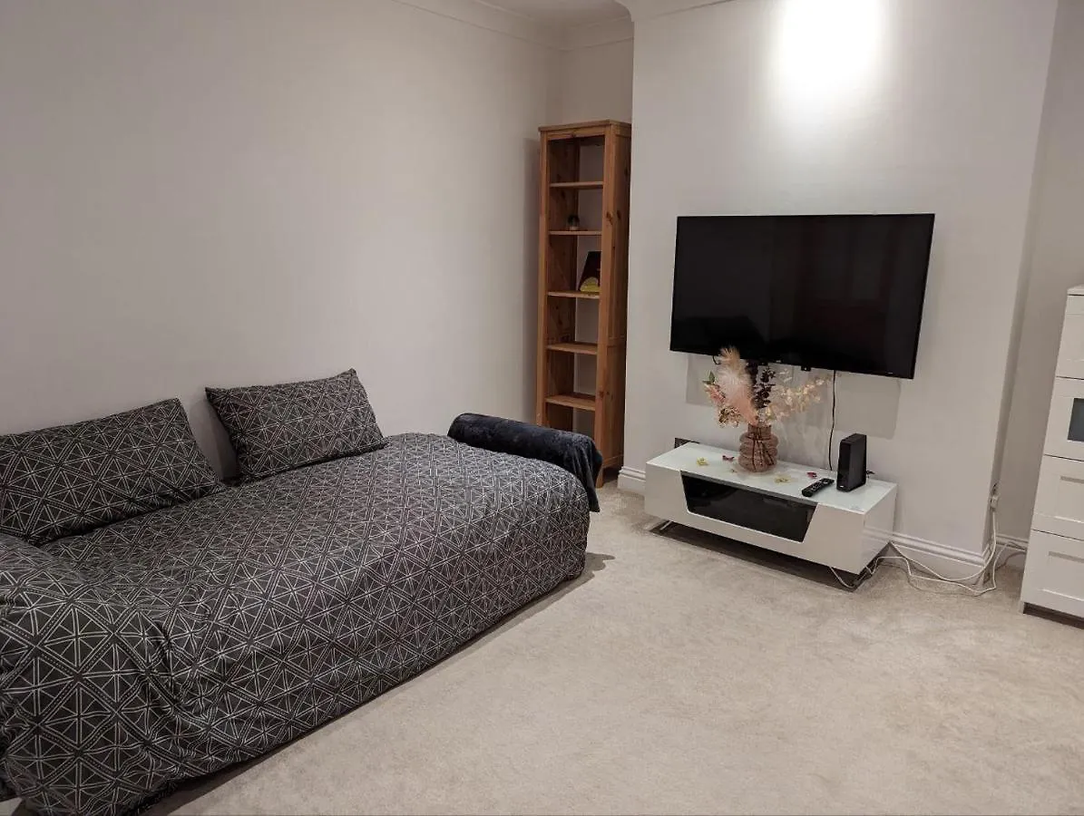 Fully-Equipped Flat In The City Of London. London