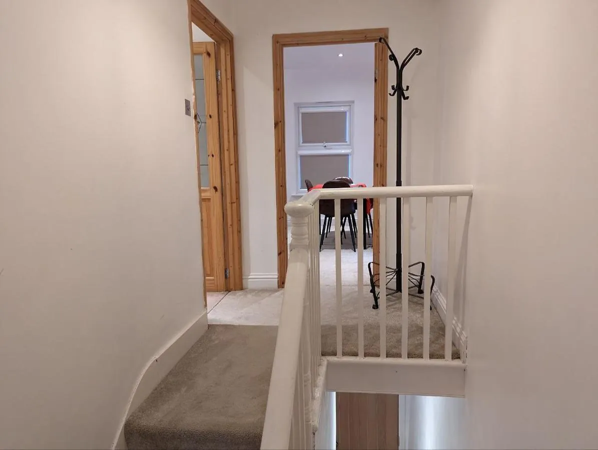Apartment Fully-Equipped Flat In The City Of London.