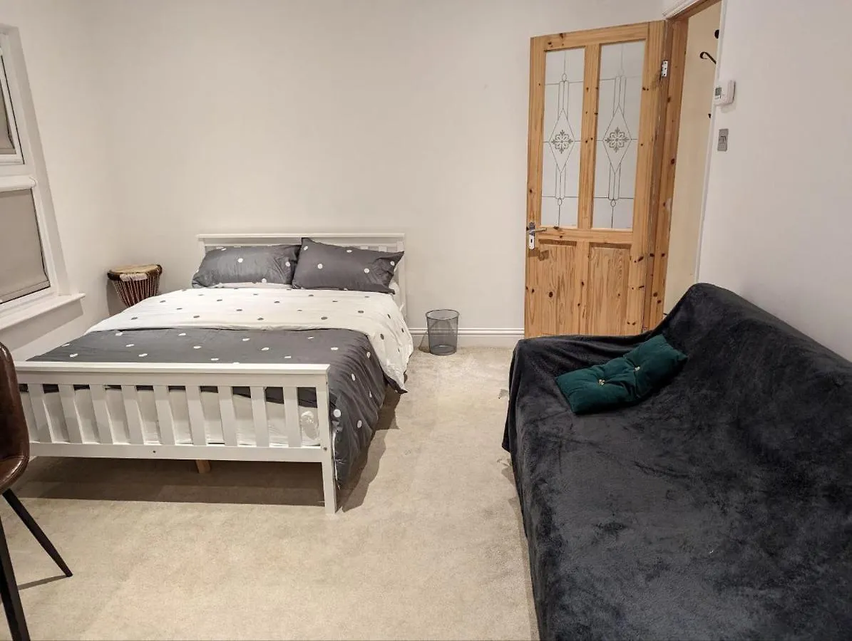 Apartment Fully-Equipped Flat In The City Of London.
