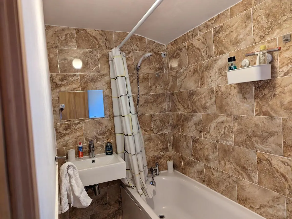 Fully-Equipped Flat In The City Of London. 0*, London
