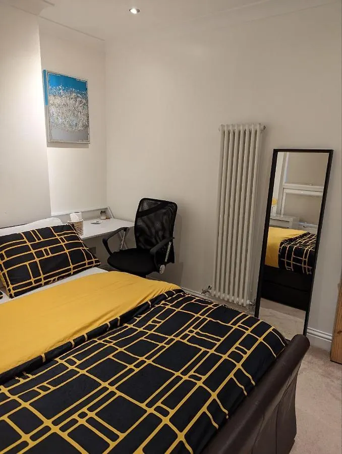 아파트 Fully-Equipped Flat In The City Of London.